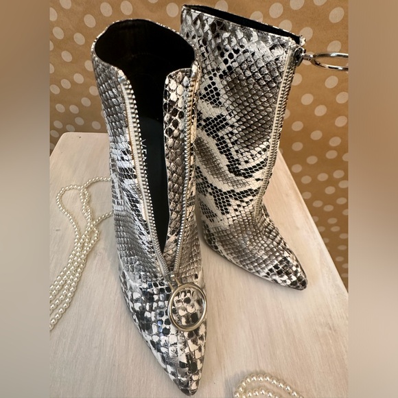 NWOT Venus Snakeskin Stiletto Heels Women’s Boot 7 - Picture 4 of 4